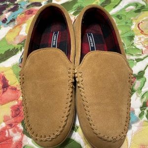 Like new Men’s Lands End suede slipper moccasins